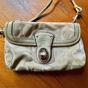 Coach Signature Canvas Gray Turnlock Wristlet Y2K Vintage wallet Small Authentic